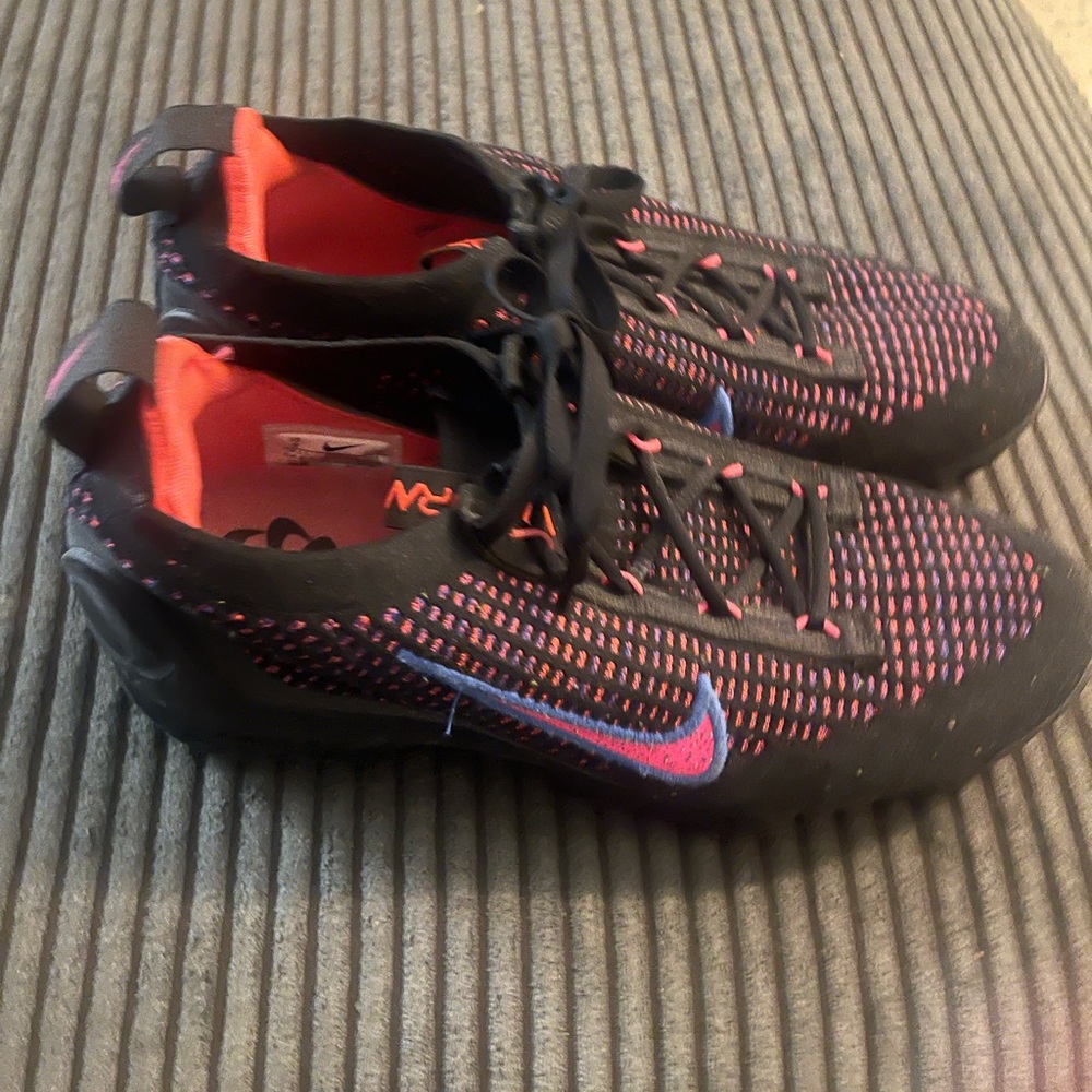 Nike Vapormax FlyKnit Hyper Pink